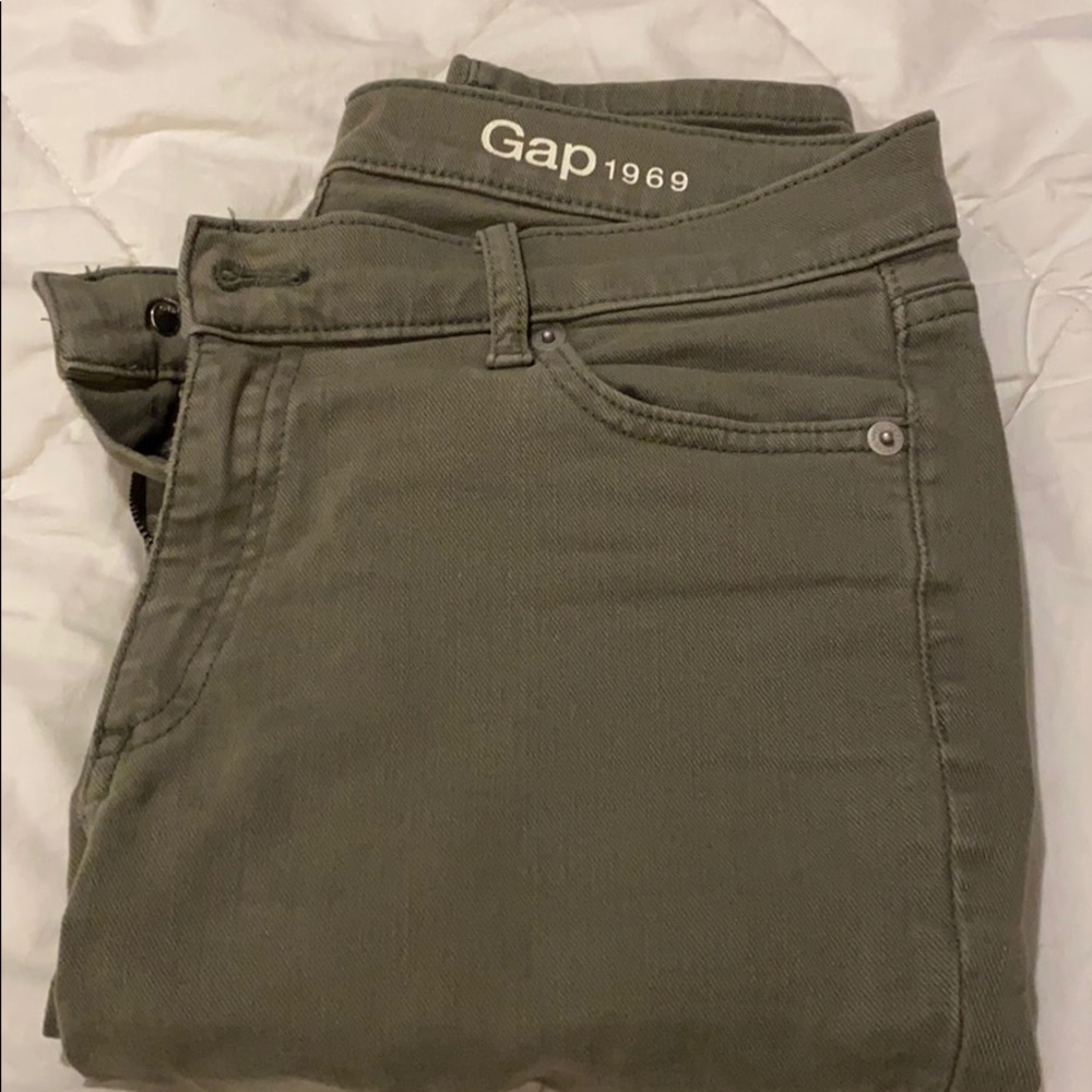 Gap olive skinny jeans